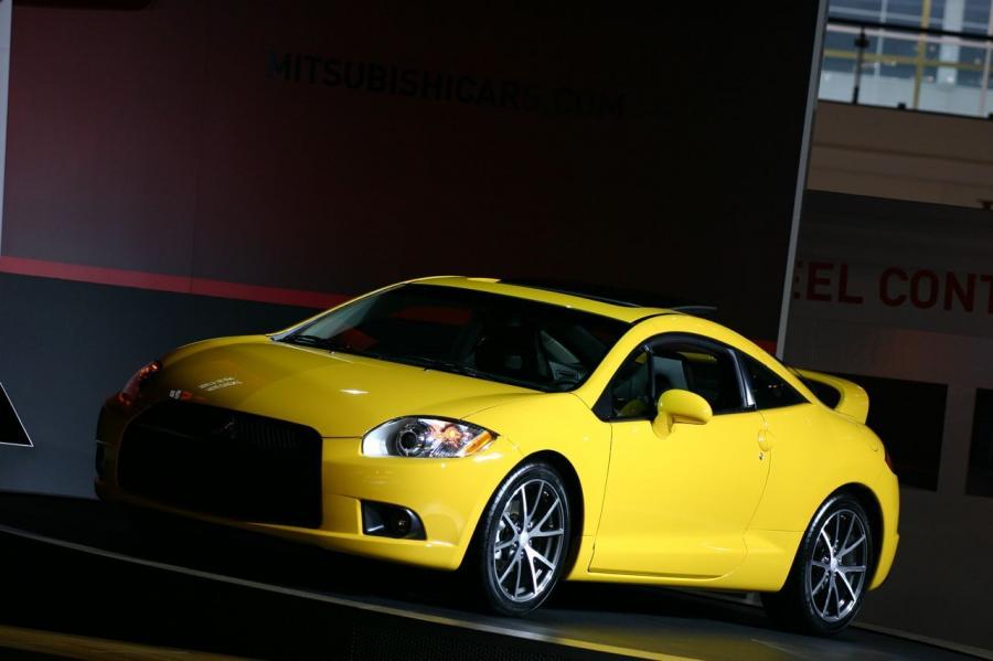  Mitsubishi Eclipse 2009 года  (фото 14 из 205)